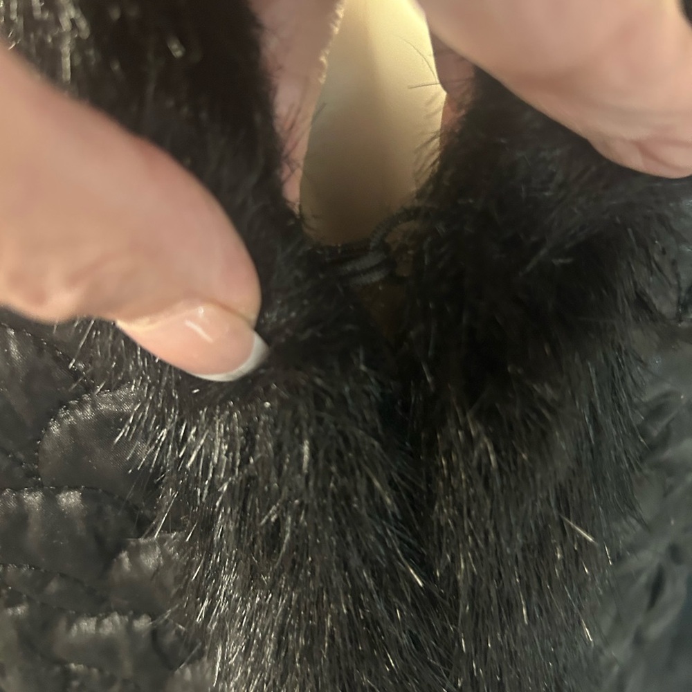 Peter Nygard Black Quilted Vest with Faux Fur Trim - Picture 7 of 9